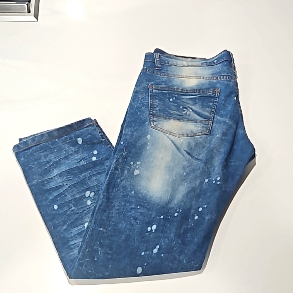 MENS JEANIUS JEANS.  DISTRESSED